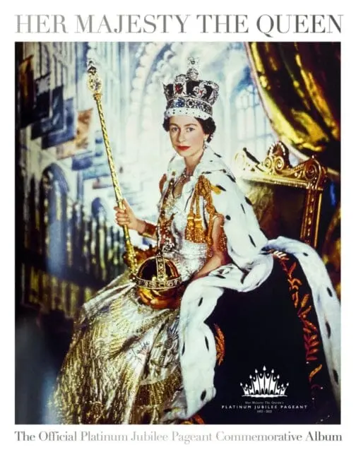 Her Majesty The Queen: The Official Platinum Jubilee Pageant Commemorative Album By Katie Nicholl 1