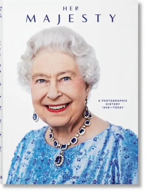 Her Majesty. A Photographic History 1926-2022 By Christopher Warwick 1